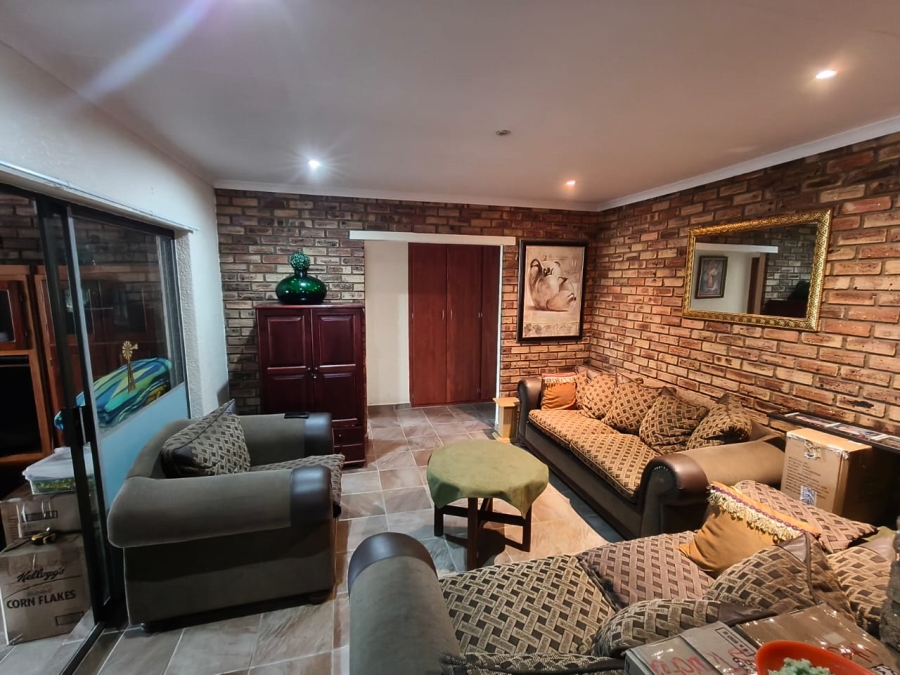 3 Bedroom Property for Sale in Safari Gardens North West